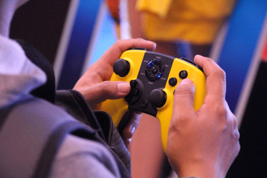 这位巨头成立了一家游戏公司，为工作时间光明磊落地玩游戏。