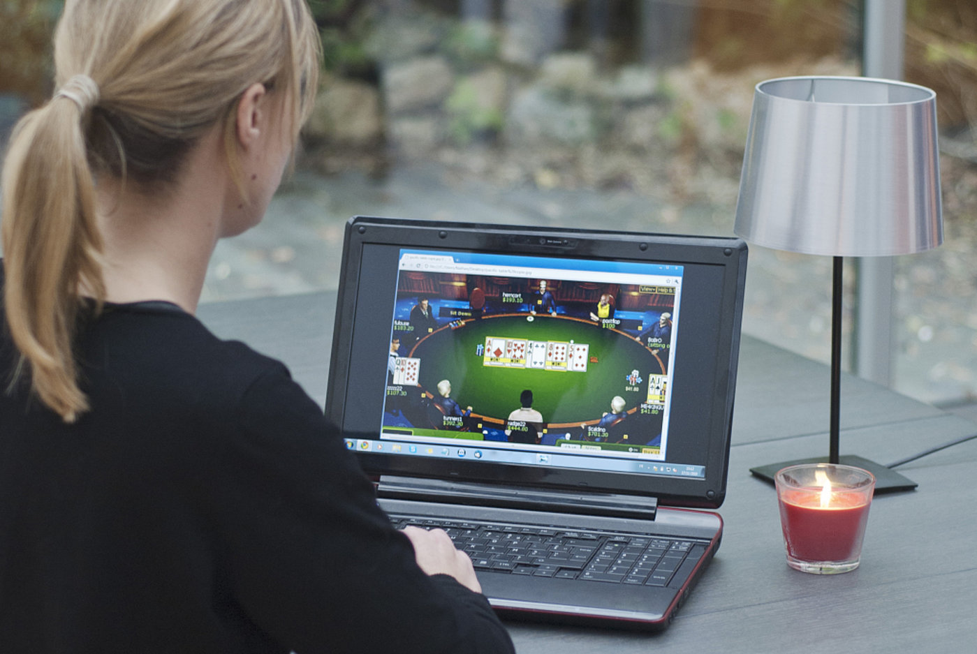 由于强有力的政策监管，腾讯将下架棋牌游戏“天天德州”